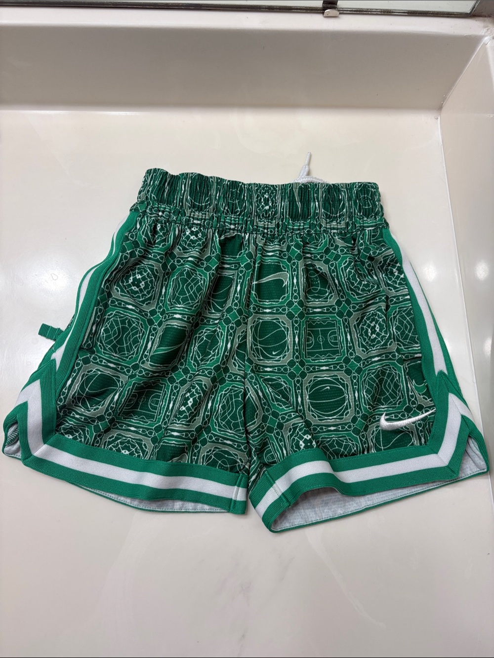 Nike boy’s Green basketball Shorts